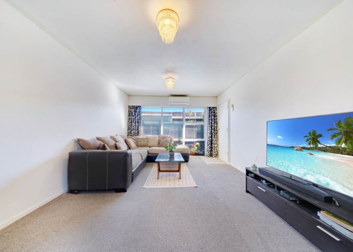  at 2/124 Carruth Road, Papatoetoe, Manukau City, Auckland