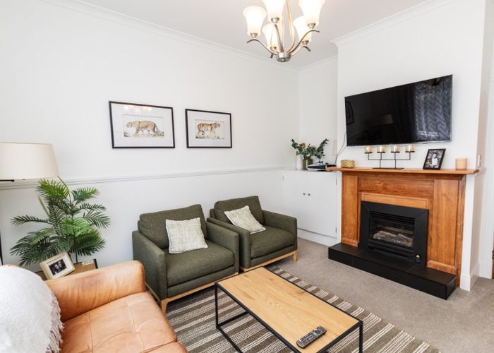  at 10/A Upstairs Burnell Avenue, Thorndon, Wellington, Wellington