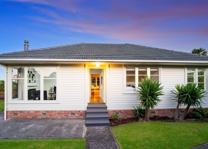  at 18 Durham Street, Te Atatu Peninsula, Auckland