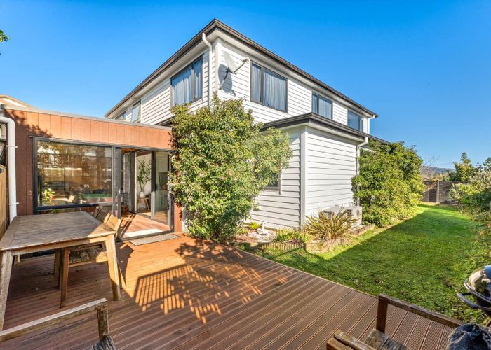  at 15 Eric Gifford Drive, Ranui, Waitakere City, Auckland