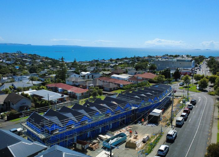  at 19 Knights Road, Rothesay Bay, North Shore City, Auckland