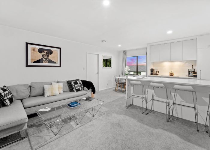  at 2/2 Crosby Road, West Harbour, Auckland