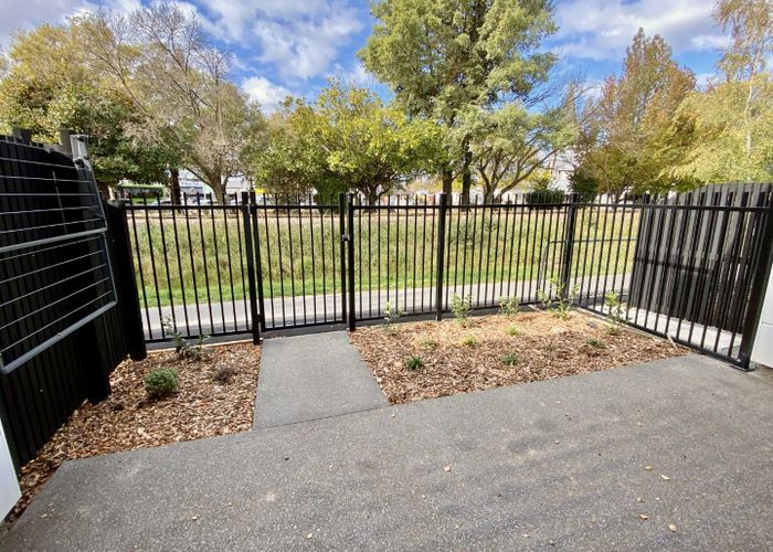  at 8/27 Harewood Road, Papanui, Christchurch City, Canterbury