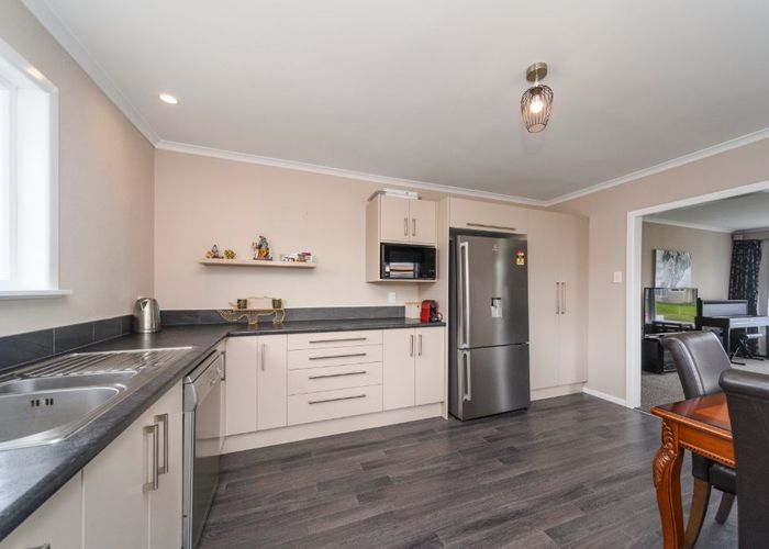 at 16 Battersea Place, Roslyn, Palmerston North