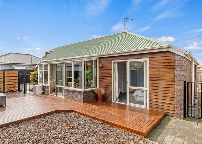  at 2/73 Vagues Road, Papanui, Christchurch City, Canterbury