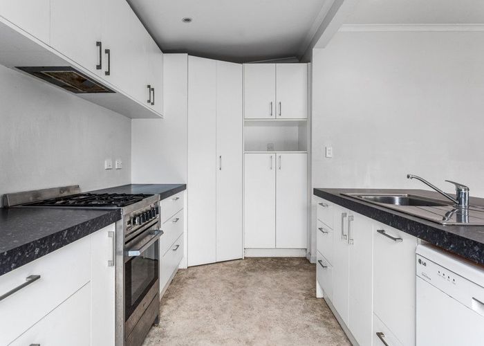  at 16 Howell Road, Taneatua