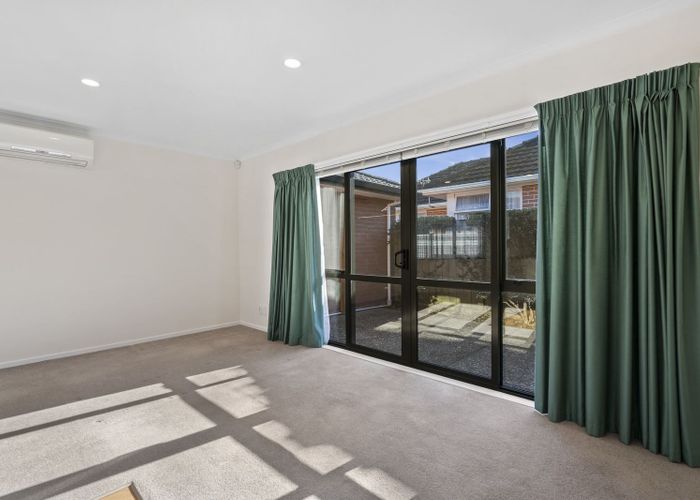  at 2/32 Gibbons Street, Upper Hutt Central, Upper Hutt