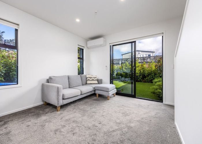  at 11/10 Fathom Place, Te Atatu Peninsula, Waitakere City, Auckland