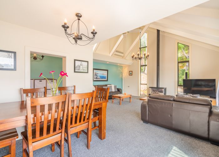  at 22 Jane Street, Macandrew Bay, Dunedin