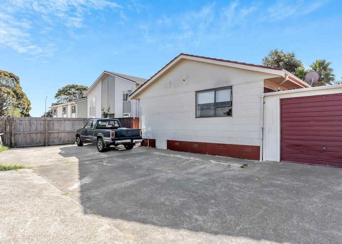  at 2/24 Funnell Place, Manurewa, Auckland