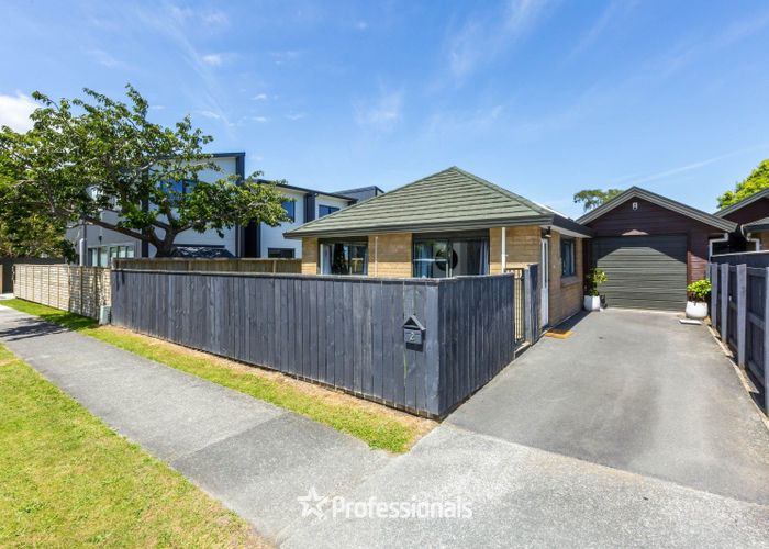  at 2 Bathurst Street, Heretaunga, Upper Hutt, Wellington