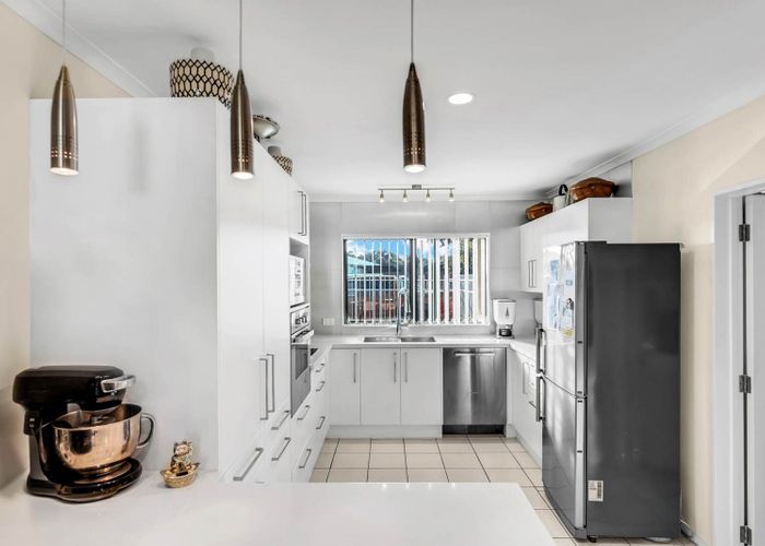  at 1/49B Redoubt Road, Goodwood Heights, Auckland