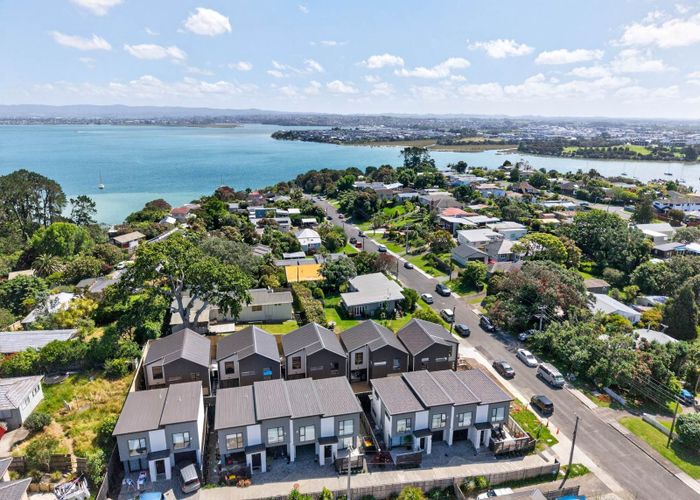  at Lot 2 / 10 Neptune Avenue, Beach Haven, North Shore City, Auckland