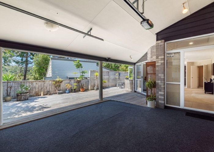  at 1/39 Radiata Lane, Chatswood, North Shore City, Auckland