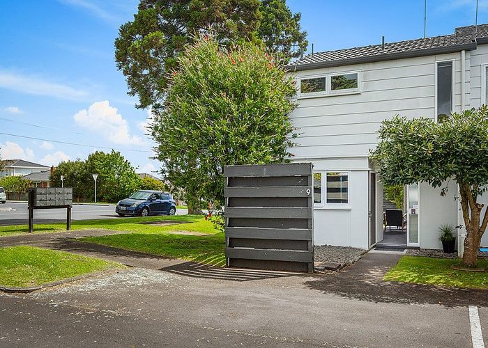  at 9/111 Melrose Road, Mount Roskill, Auckland