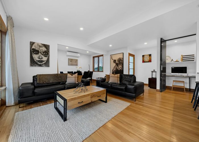  at 11 Bradbury Road, Botany Downs, Manukau City, Auckland