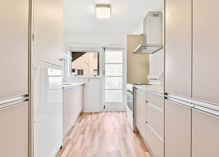  at 2/17A Esplanade Road, Mount Eden, Auckland City, Auckland