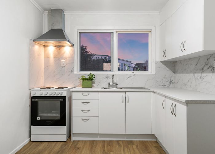  at 2/10 Mahon Place, Papatoetoe, Manukau City, Auckland