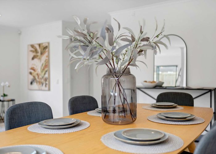  at 2/202 Botany Road, Botany Downs, Auckland