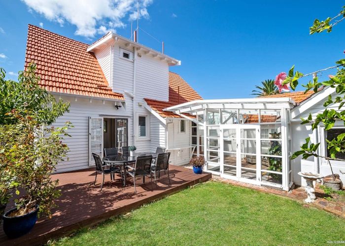  at 1 Killarney Street, Takapuna, Auckland