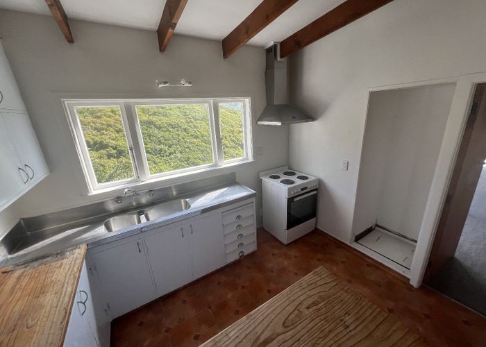  at 94 Karepa St (upper), Brooklyn, Wellington, Wellington