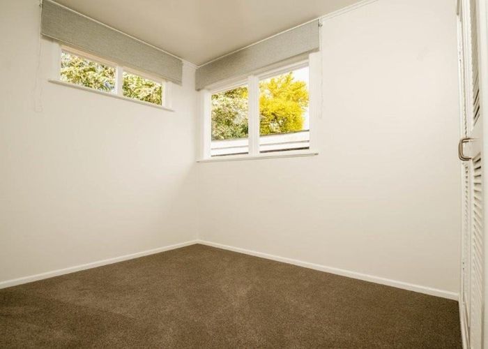  at 6 Gilpin Place, Beach Haven, North Shore City, Auckland