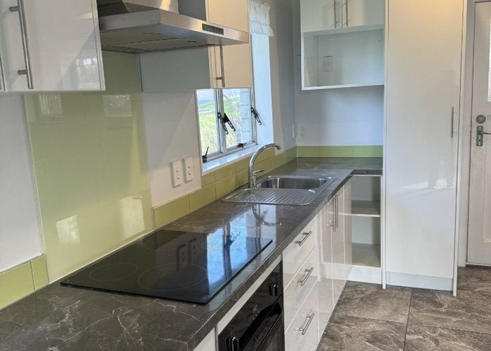  at 12 Dawnhaven Drive, Te Atatu Peninsula, Waitakere City, Auckland