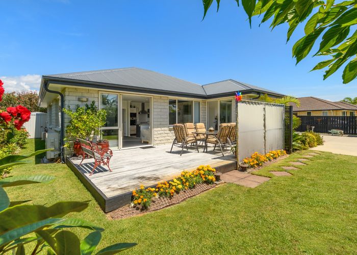  at 18 Oakwood Way, Papamoa Beach, Papamoa