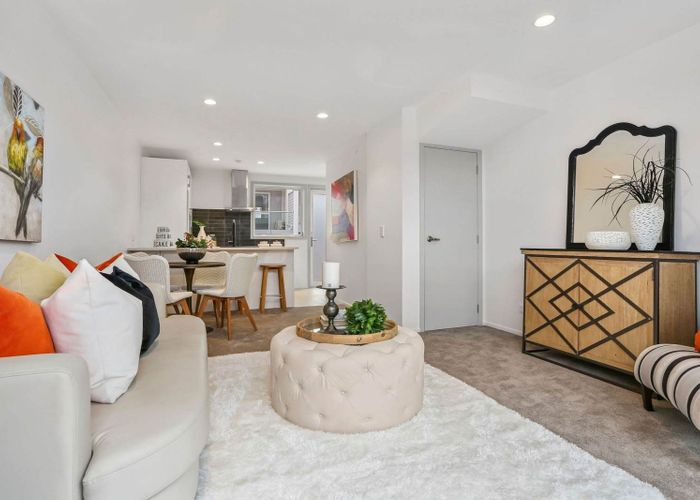  at 2/70A Barrack Road, Mount Wellington, Auckland City, Auckland