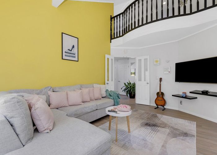  at 2/4 Dromora Close, Dannemora, Manukau City, Auckland