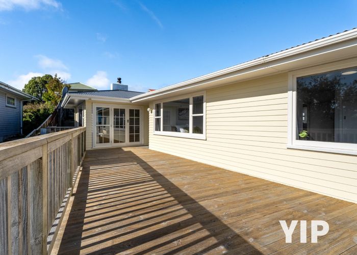 at 22 Longcroft Terrace, Newlands, Wellington