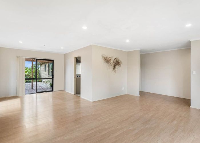  at 37 Robin Brooke Drive, Flat Bush, Auckland