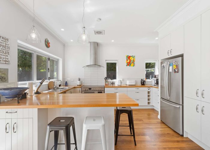  at 31 Old Mill Road, Brooklyn