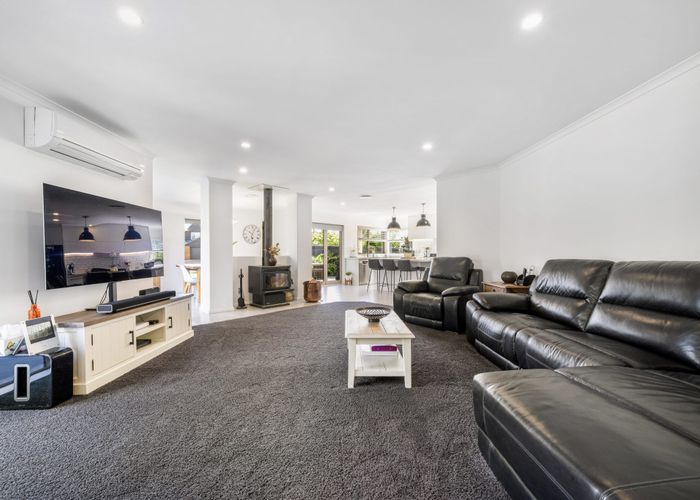  at 6 Thornley Place, Woodend, Woodend