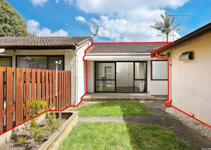  at 4/22 Longford Street, Mount Wellington, Auckland