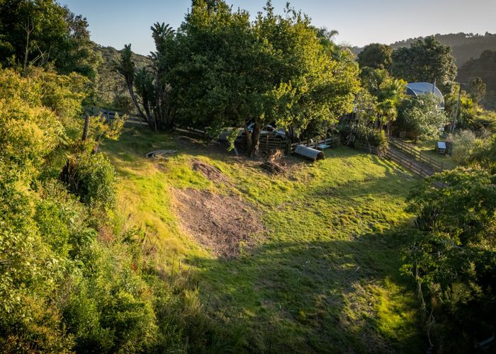  at 33c Landing Road, Titirangi, Waitakere City, Auckland