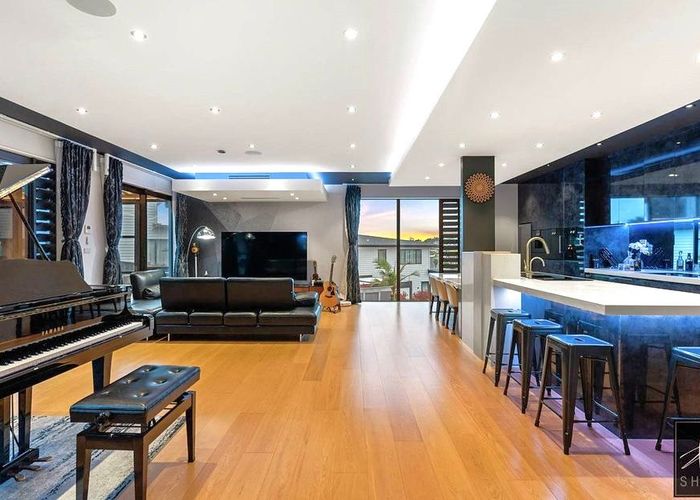 Free property data for 21 Colliston Rise, Pinehill, Auckland - homes.co.nz