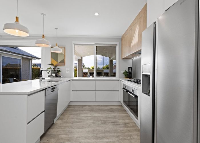  at 26 Mike Smith Drive, Cambridge, Cambridge