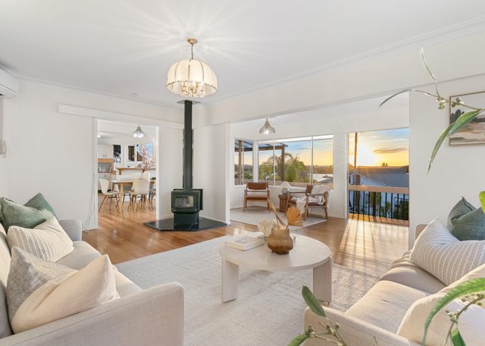  at 9 Amelia Place, Beach Haven, North Shore City, Auckland