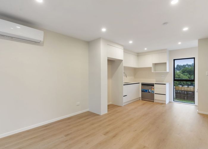  at 8/10 Orchid Place, Te Atatu South, Waitakere City, Auckland