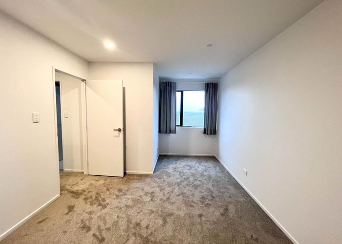  at 2/22 Felton Mathew Avenue, Saint Johns, Auckland City, Auckland