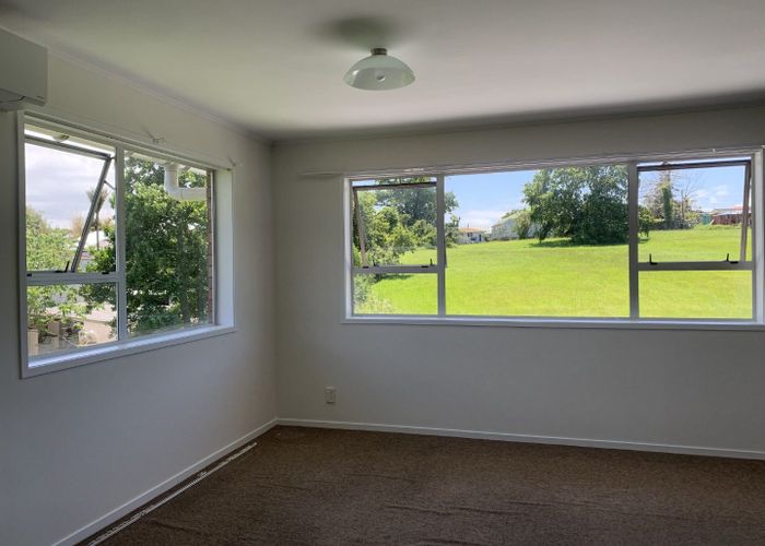  at 2/10 Ciprian Place, Henderson, Waitakere City, Auckland