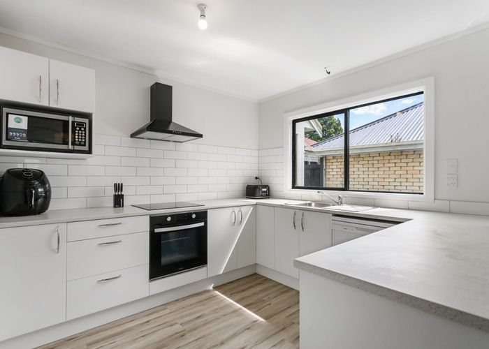  at 11 BEACH RD, Papakura, Auckland