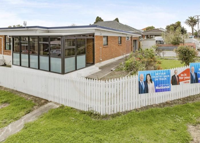  at 1/10 Fairview Road, Papatoetoe, Auckland