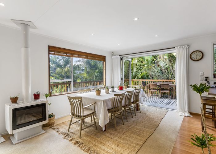  at 10 Lyons Avenue, Murrays Bay, Auckland