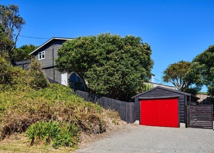  at 52 Tutere Street, Waikanae Beach, Waikanae