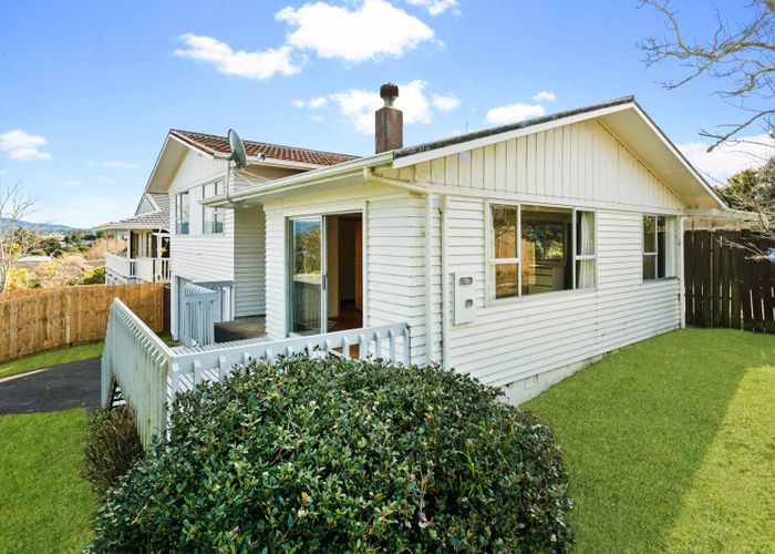  at 15 Zita Maria Drive, Massey, Waitakere City, Auckland