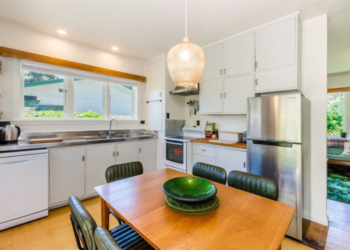  at 27 Wellington Road, Paekakariki