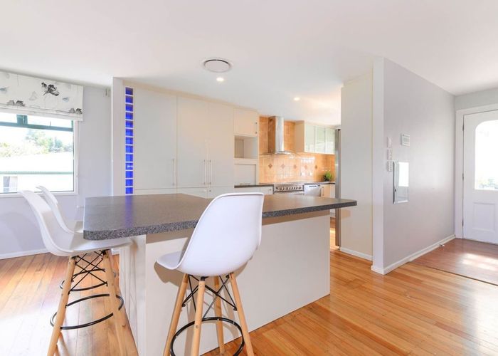  at 220 Glengarry Rd, Oratia, Waitakere City, Auckland
