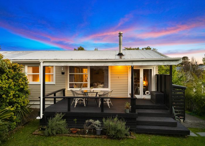  at 3/14 Ozich Avenue, Te Atatu South, Auckland